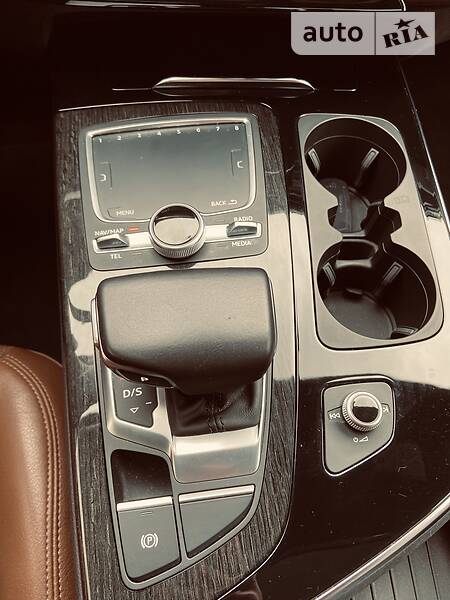 Позашляховик / Кросовер Audi Q7 2017 в Львові