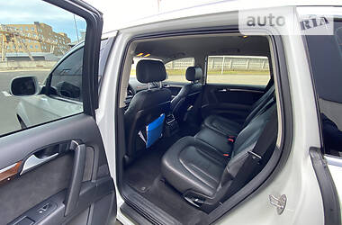 Внедорожник / Кроссовер Audi Q7 2012 в 