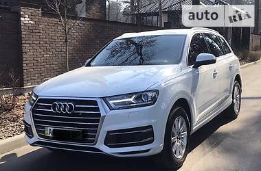 Позашляховик / Кросовер Audi Q7 2017 в 