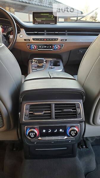 Позашляховик / Кросовер Audi Q7 2015 в Тернополі