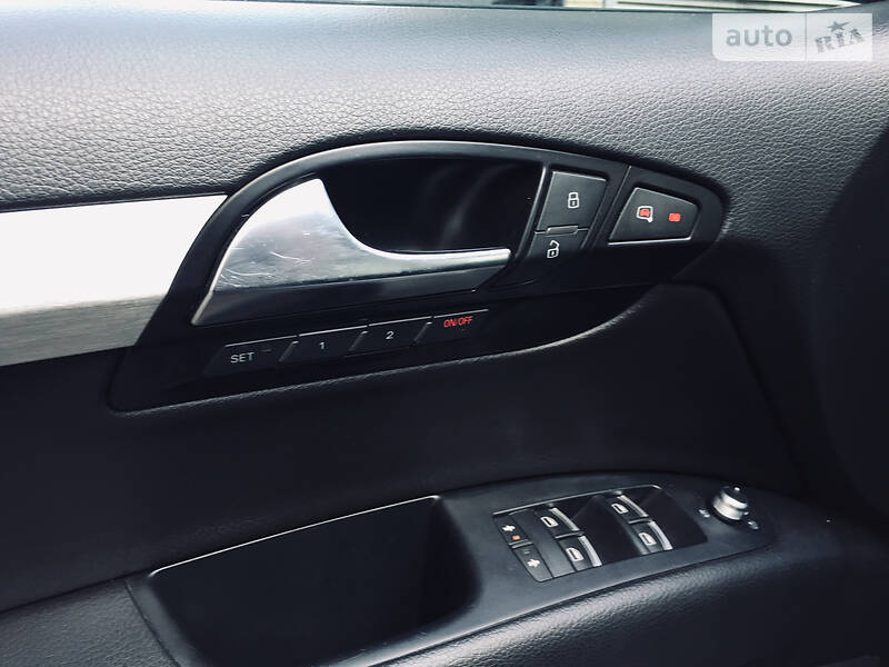 Позашляховик / Кросовер Audi Q7 2013 в Рівному