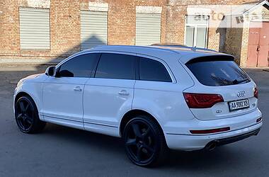 Внедорожник / Кроссовер Audi Q7 2010 в 