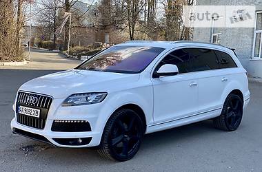 Внедорожник / Кроссовер Audi Q7 2010 в 