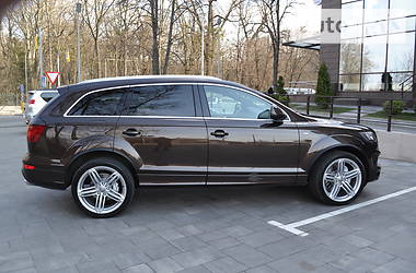 Позашляховик / Кросовер Audi Q7 2013 в 