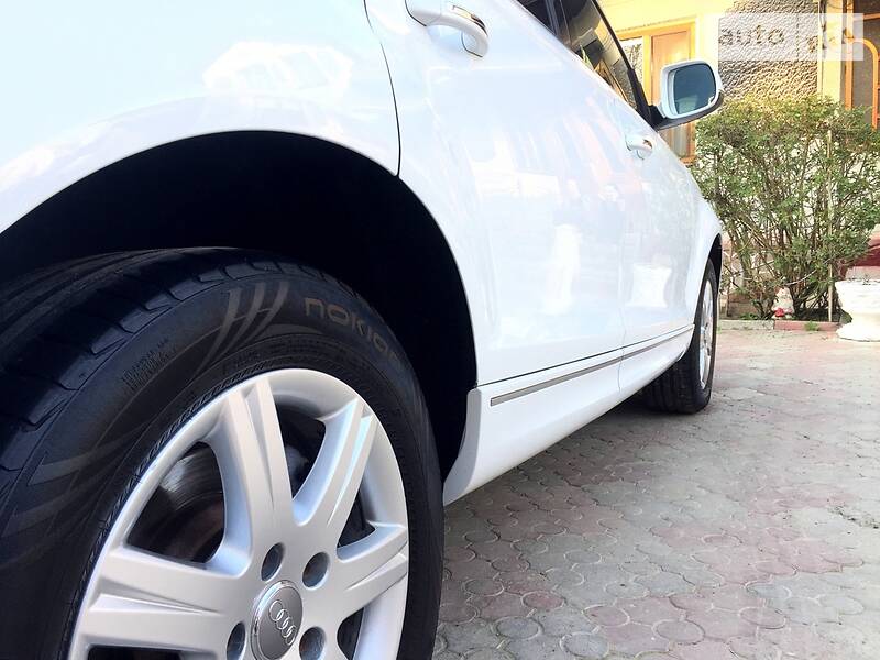 Внедорожник / Кроссовер Audi Q7 2010 в Черновцах