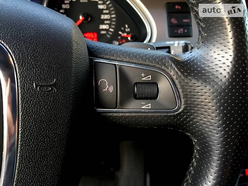 Внедорожник / Кроссовер Audi Q7 2010 в Черновцах
