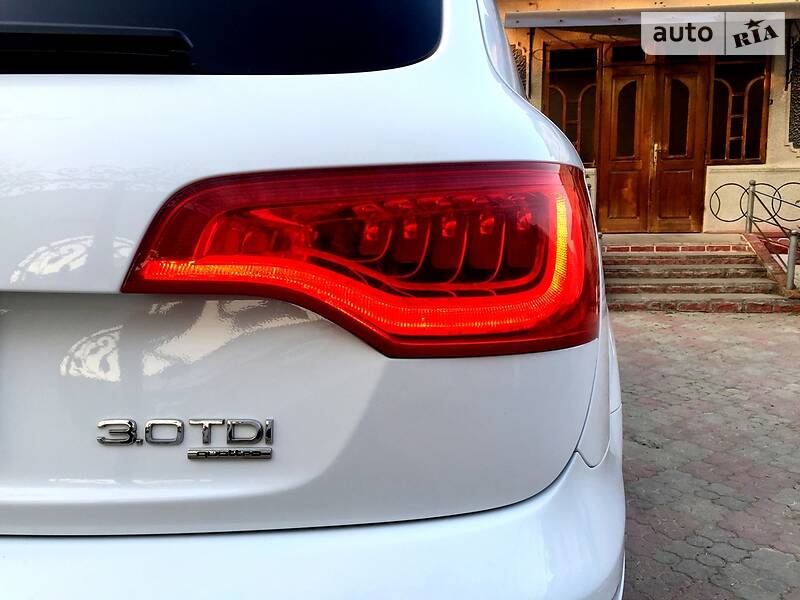 Внедорожник / Кроссовер Audi Q7 2010 в Черновцах