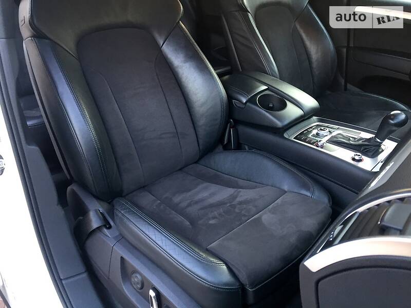 Внедорожник / Кроссовер Audi Q7 2010 в Черновцах