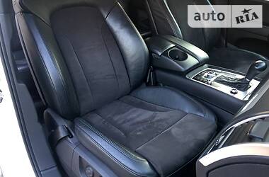 Позашляховик / Кросовер Audi Q7 2010 в 