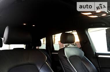Позашляховик / Кросовер Audi Q7 2010 в 