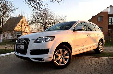 Позашляховик / Кросовер Audi Q7 2010 в 