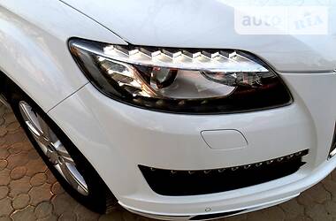 Позашляховик / Кросовер Audi Q7 2010 в 