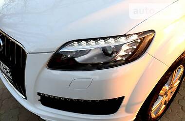 Позашляховик / Кросовер Audi Q7 2010 в 