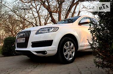 Позашляховик / Кросовер Audi Q7 2010 в 