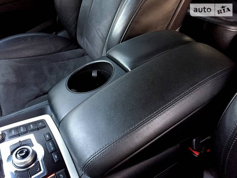 Внедорожник / Кроссовер Audi Q7 2010 в Черновцах