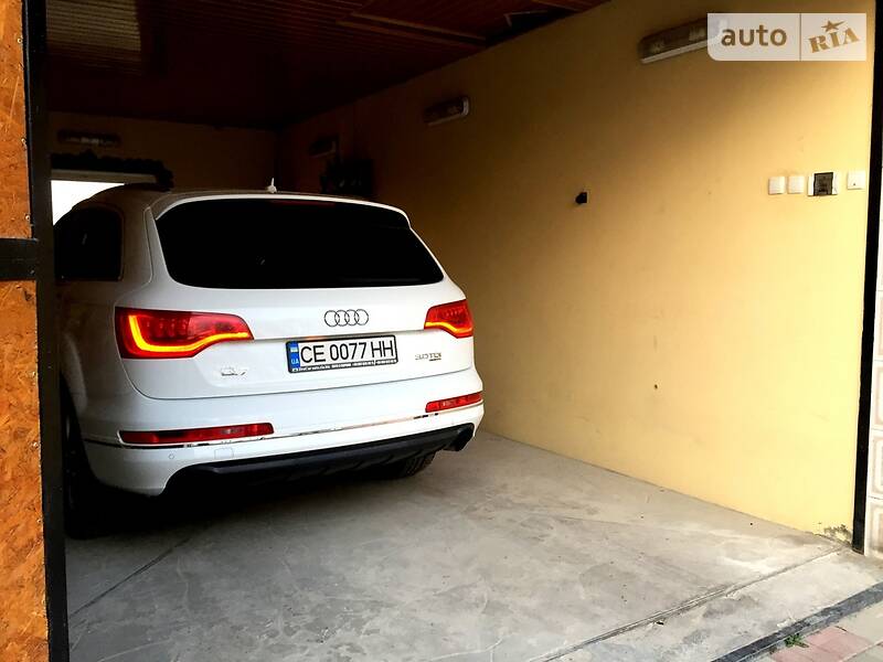 Внедорожник / Кроссовер Audi Q7 2010 в Черновцах
