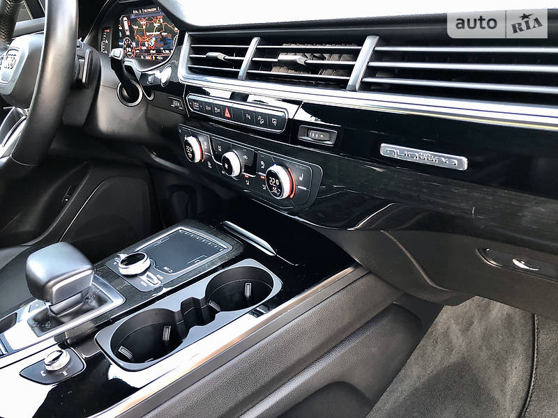 Позашляховик / Кросовер Audi Q7 2018 в Києві