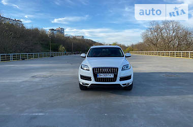 Позашляховик / Кросовер Audi Q7 2014 в 