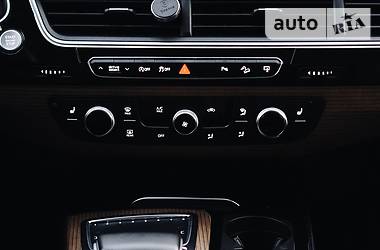 Позашляховик / Кросовер Audi Q7 2017 в 