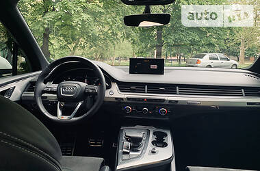 Внедорожник / Кроссовер Audi Q7 2017 в Кривом Роге