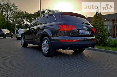 Позашляховик / Кросовер Audi Q7 2006 в 