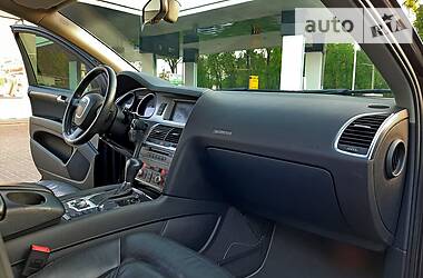 Позашляховик / Кросовер Audi Q7 2006 в 