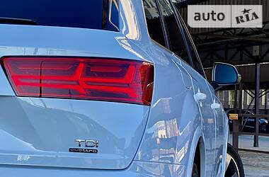Позашляховик / Кросовер Audi Q7 2016 в 
