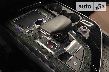 Позашляховик / Кросовер Audi Q7 2017 в 