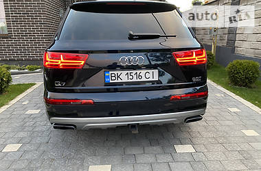 Внедорожник / Кроссовер Audi Q7 2016 в Ровно