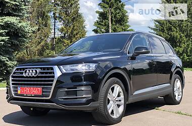 Внедорожник / Кроссовер Audi Q7 2017 в Ровно