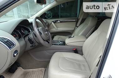 Позашляховик / Кросовер Audi Q7 2012 в 