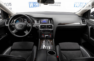 Позашляховик / Кросовер Audi Q7 2013 в 