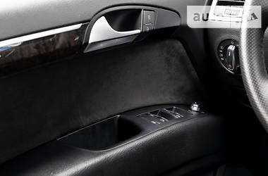 Позашляховик / Кросовер Audi Q7 2013 в 