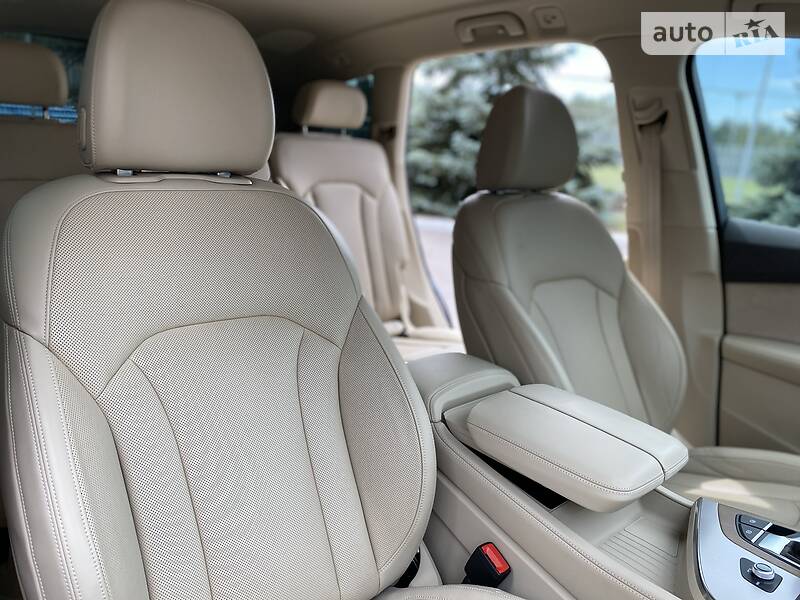 Позашляховик / Кросовер Audi Q7 2017 в Києві