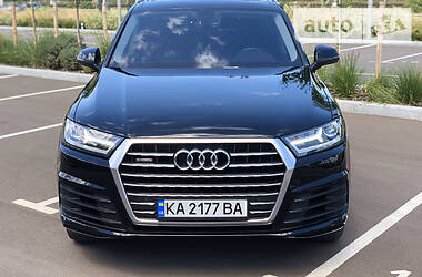 Позашляховик / Кросовер Audi Q7 2016 в Києві