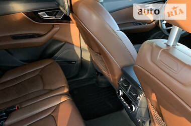 Позашляховик / Кросовер Audi Q7 2017 в 