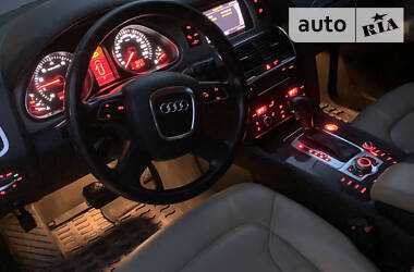 Позашляховик / Кросовер Audi Q7 2010 в Запоріжжі