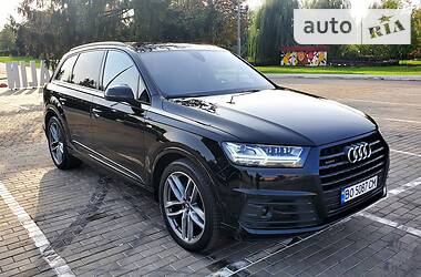 Внедорожник / Кроссовер Audi Q7 2017 в Луцке