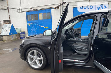 Внедорожник / Кроссовер Audi Q7 2016 в 