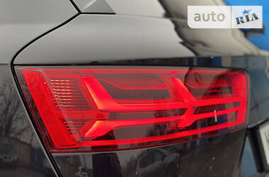 Внедорожник / Кроссовер Audi Q7 2016 в 
