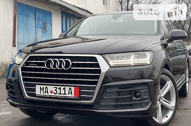Внедорожник / Кроссовер Audi Q7 2016 в 