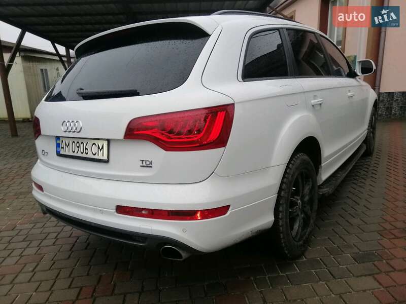 Внедорожник / Кроссовер Audi Q7 2015 в Звягеле