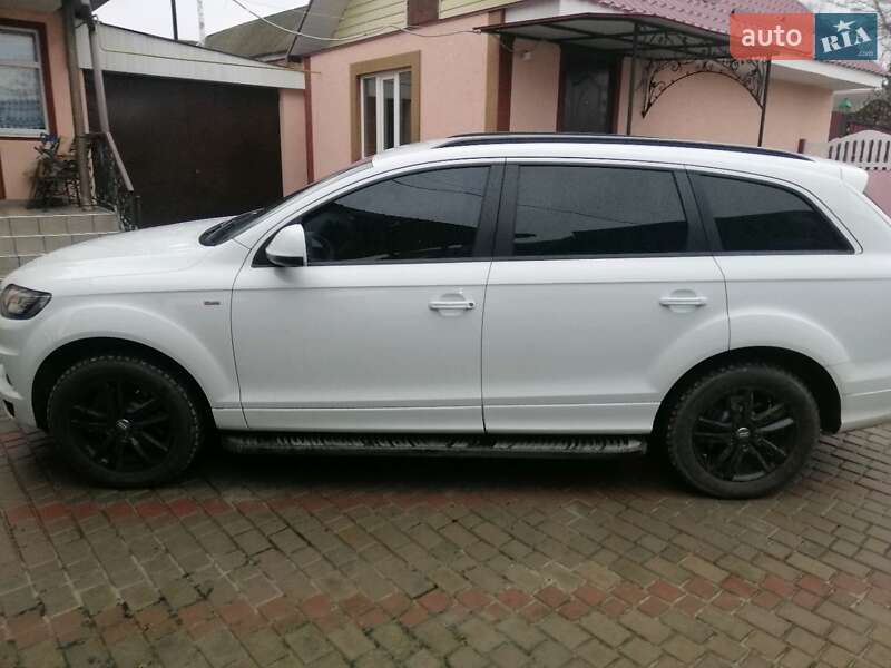 Внедорожник / Кроссовер Audi Q7 2015 в Звягеле