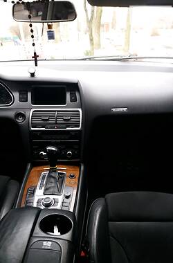 Позашляховик / Кросовер Audi Q7 2007 в 