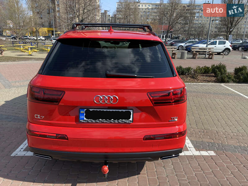 Внедорожник / Кроссовер Audi Q7 2017 в Киеве