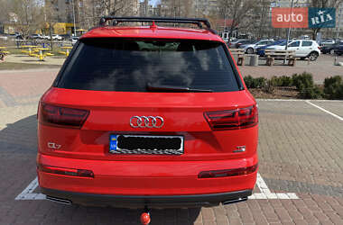 Внедорожник / Кроссовер Audi Q7 2017 в 