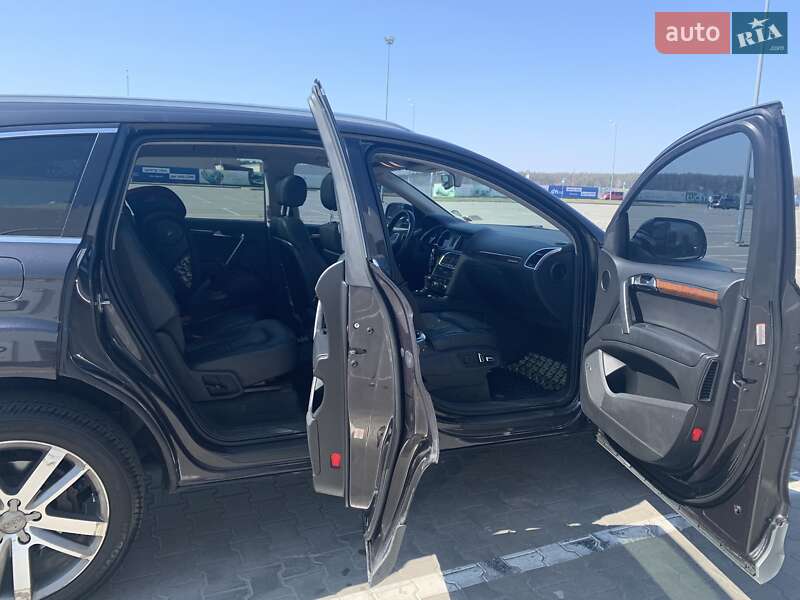 Позашляховик / Кросовер Audi Q7 2011 в Києві