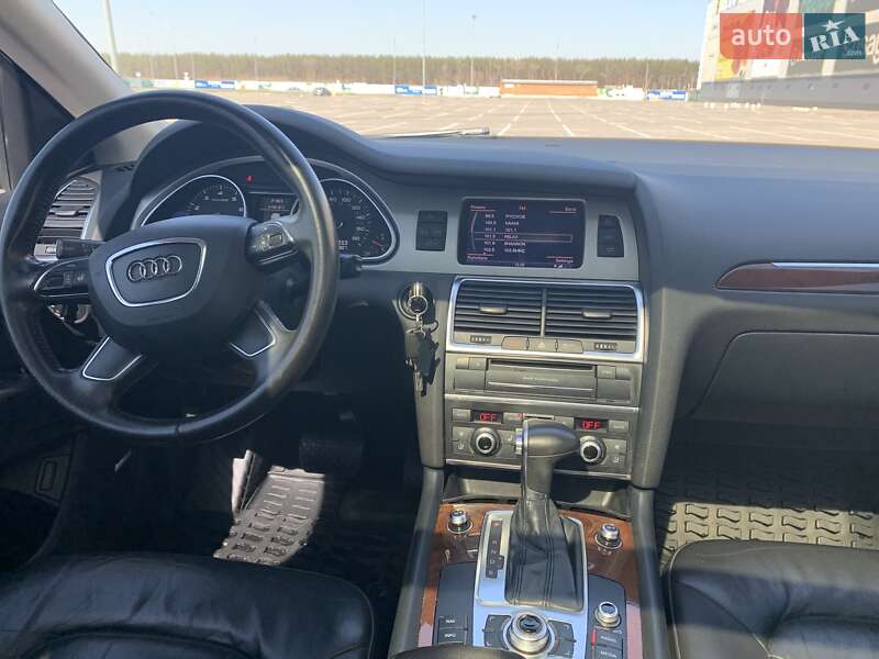 Позашляховик / Кросовер Audi Q7 2011 в Києві