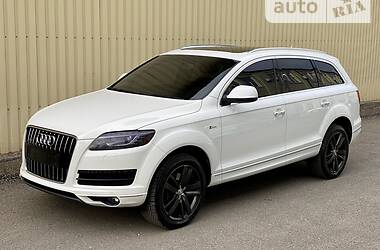 Позашляховик / Кросовер Audi Q7 2013 в 