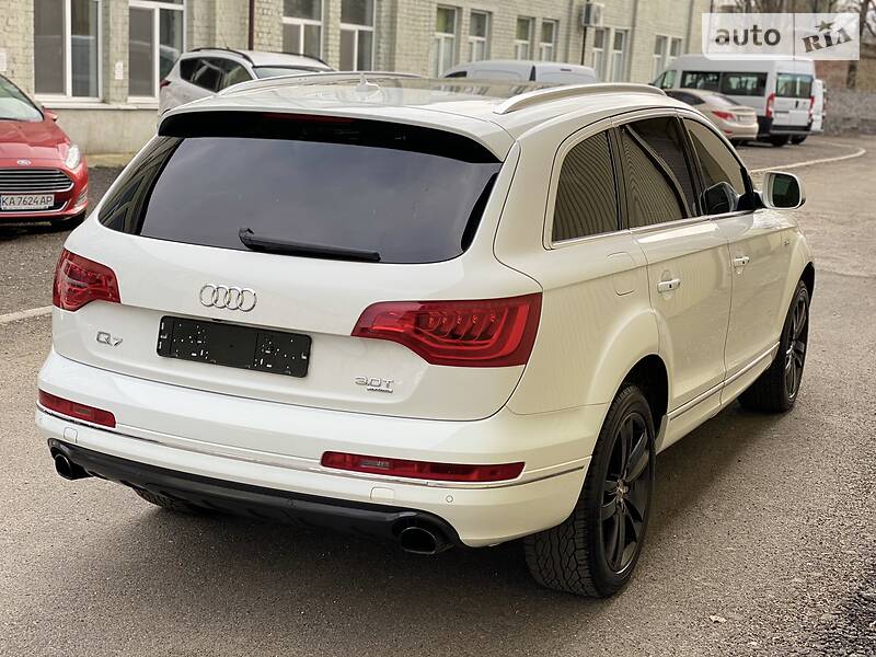 Позашляховик / Кросовер Audi Q7 2013 в Києві